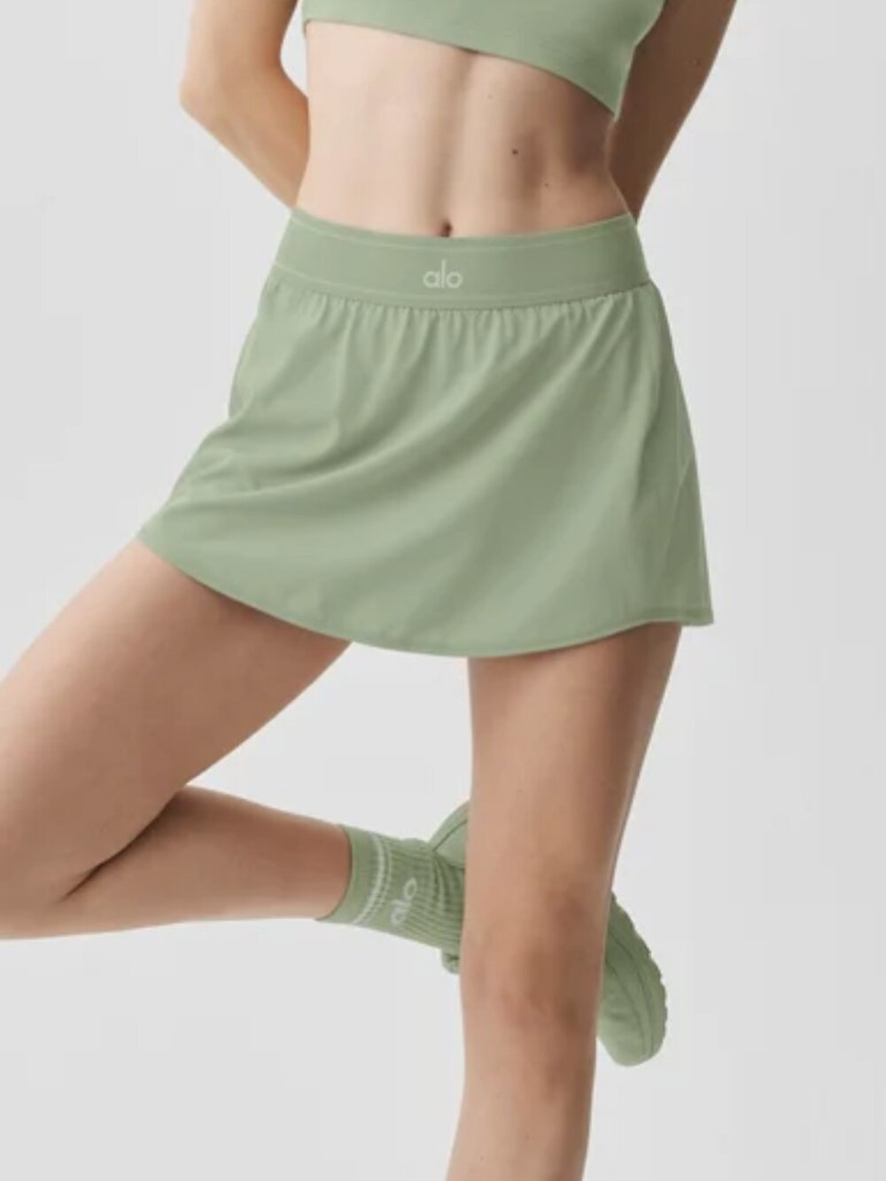 🔥Brand New Alo Yoga Match Point Tennis Skirt (Dune Grass) Women's🪻 - Picture 2 of 8